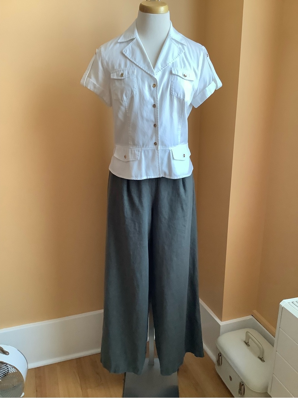Jones New York Signature White Cotton Utility Shirt Gold Button Size M - Picture 11 of 11